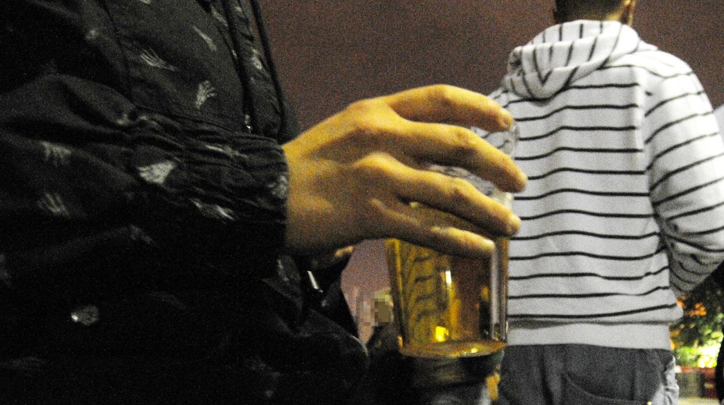 a Milano scattano i divieti sugli alcolici. Ecco dove e quando