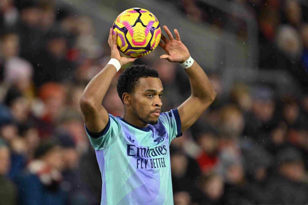 BRENTFORD, ENGLAND - JANUARY 01: Jurrien Timber of Arsenal in action during the Premier League match between Brentford FC and Arsenal FC at Brentford Community Stadium on January 01, 2025 in Brentford, England. (Photo by Mike Hewitt/Getty Images)