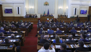 Sedemnásť poslancov je v bulharskom parlamente neprávom, ukázalo prepočítanie hlasov - Svet - Správy