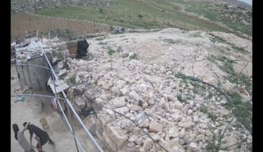 Israeli settlers seen on camera assaulting a Palestinian village. Police arrest only Palestinians