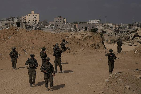 Israels Armee: Haben Bodeneinsätze in Gaza begonnen
