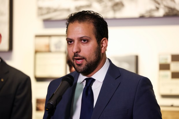 State Rep. Abdelnasser Rashid speaks Oct. 18, 2023, at a press conference at Chicago City Hall. (Eileen T. Meslar/Chicago Tribune)