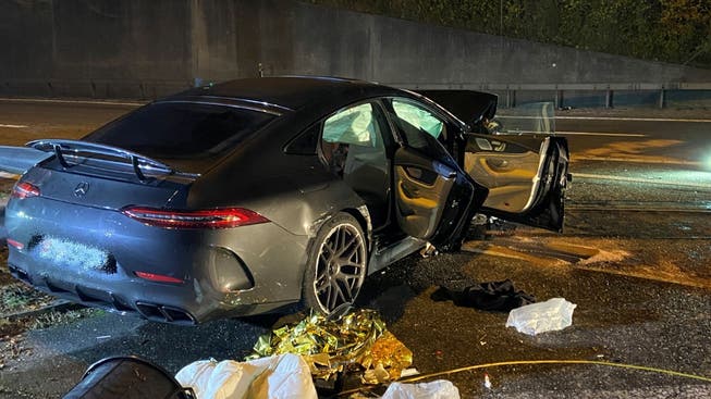 Ein fortdauernder Exzess: Die von reichlich Lachgas-Konsum begleitete Autofahrt von Basel nach Arisdorf endete leider und nicht zufällig tragisch.