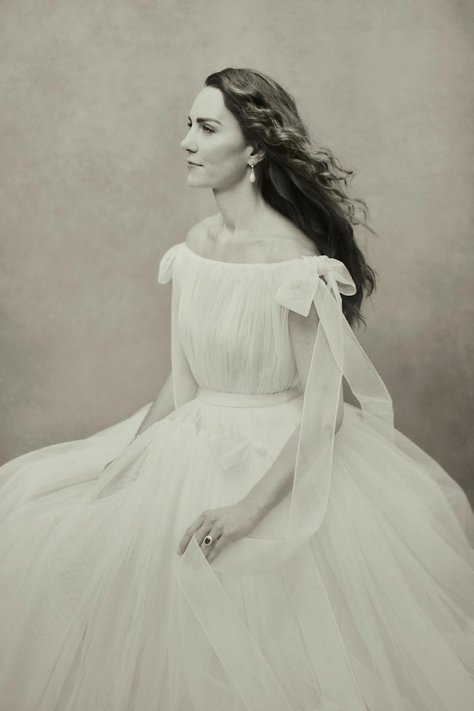 The Duchess of Cambridge by Paolo Roversi, Collingwood pearl drop earrings missing diamonds