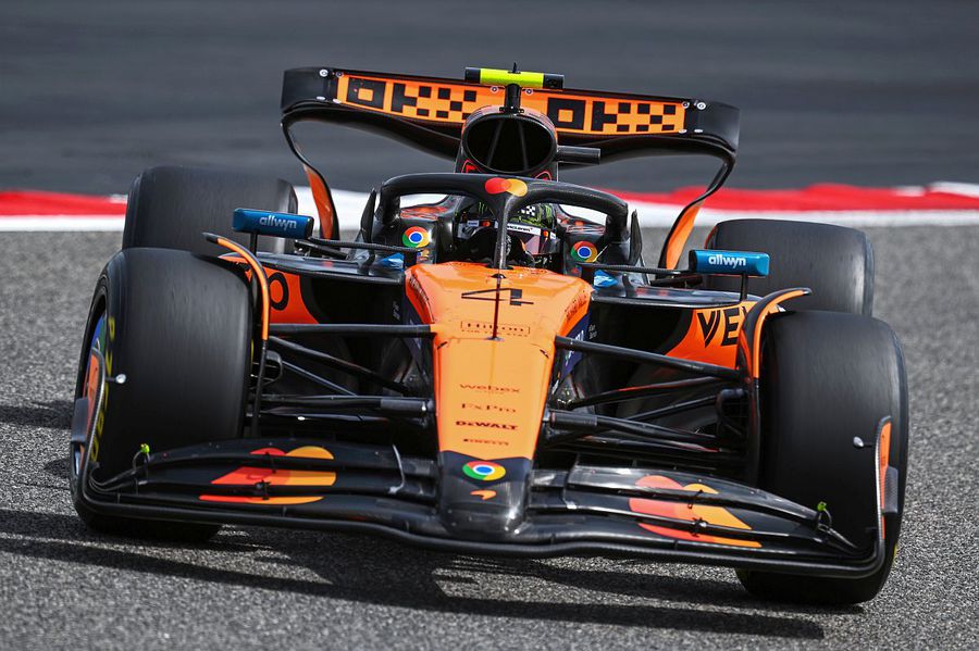 Lando Norris a încheiat sezonul 2024 pe locul 2. Felul în care arată monopostul McLaren îl recomandă ca favorit în prima cursă din acest an Formula 1 în România » Cine transmite la TV calificările și cursa din Australia, prima din acest sezon