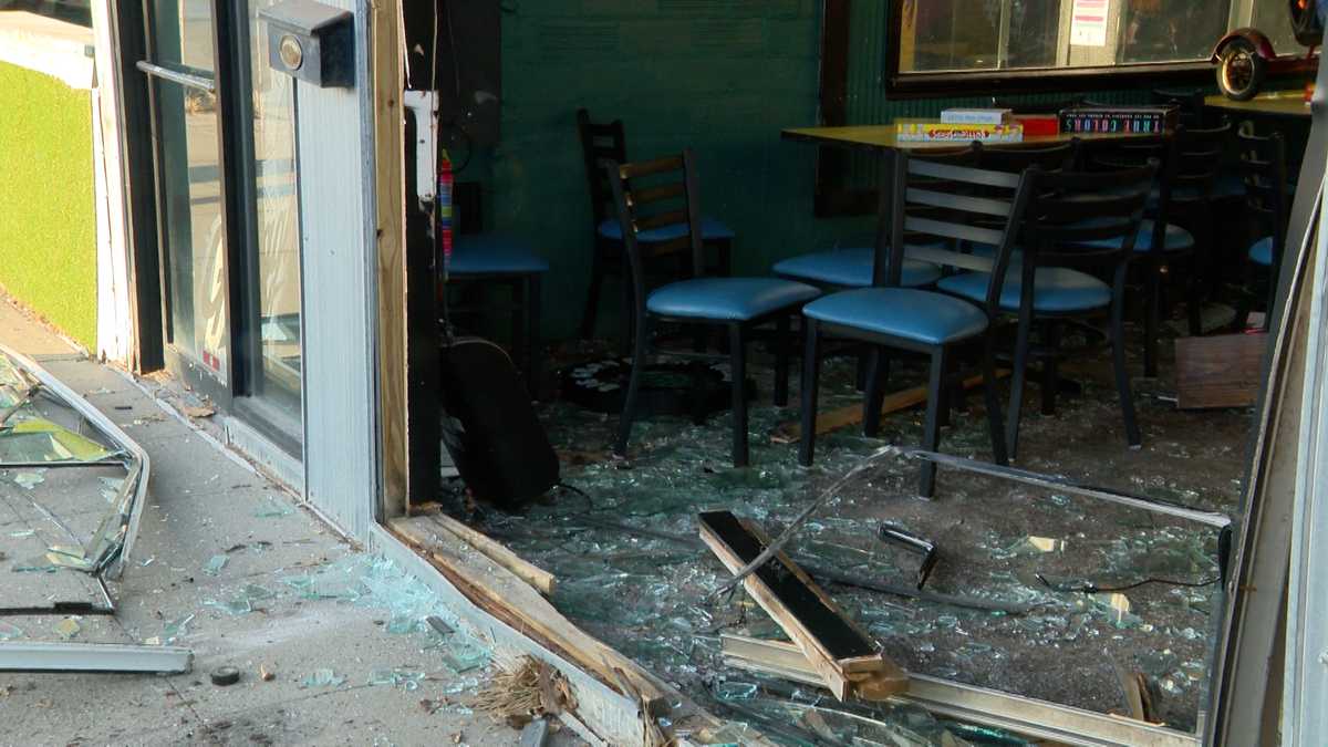 Car crashes into Des Moines business; Owner reports stolen ATM