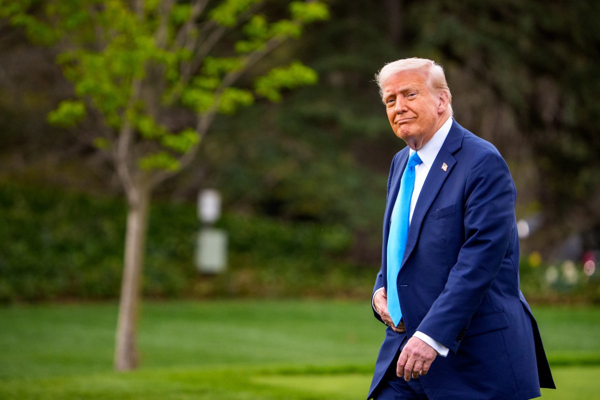Donald Trump south lawn white house