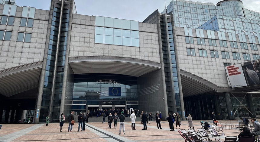 Eurobarómetro. Portugal, país europeísta com imagem muito positiva da União Europeia