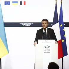 Emmanuel Macron et Volodymyr Zelensky lors d'une conférence de presse commune. 