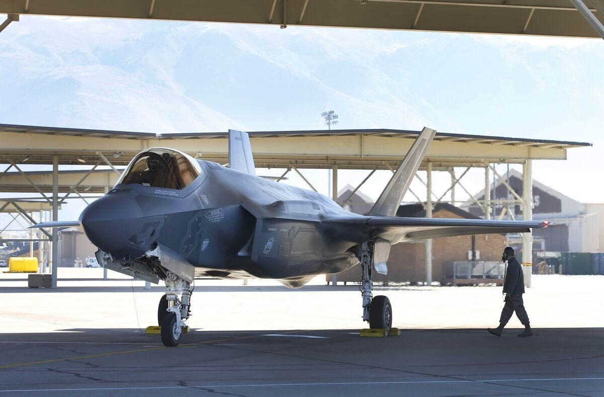 Carney Reviews Canada’s Order of F-35 Jets Amid Rift With US