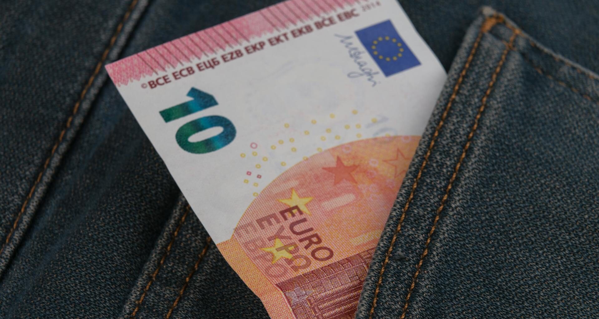 cover Cyprus household spending rises by 38.6 per cent since 2015