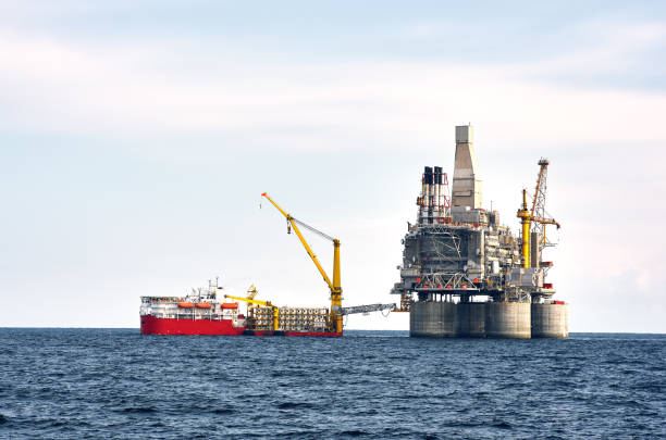 WTI: Crude Oil Rises Further on Supply Concerns, Key Barriers Come Under Pressure