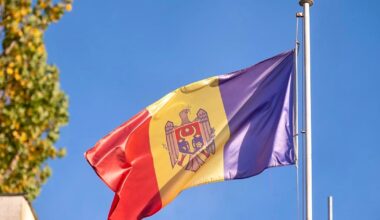 Politics: Moldova expels three Russian diplomats