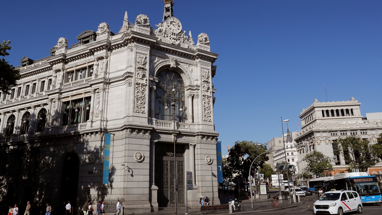 El Banco de España mejora su previsión de PIB al 2,7% pero avisa del impacto que podría tener la incertidumbre actual
