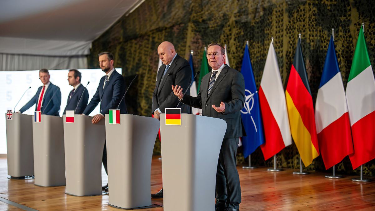 EU-Verteidigung im Vordergrund: Verteidigungsminister wichtiger NATO-Staaten beraten in Paris über Ukraine
