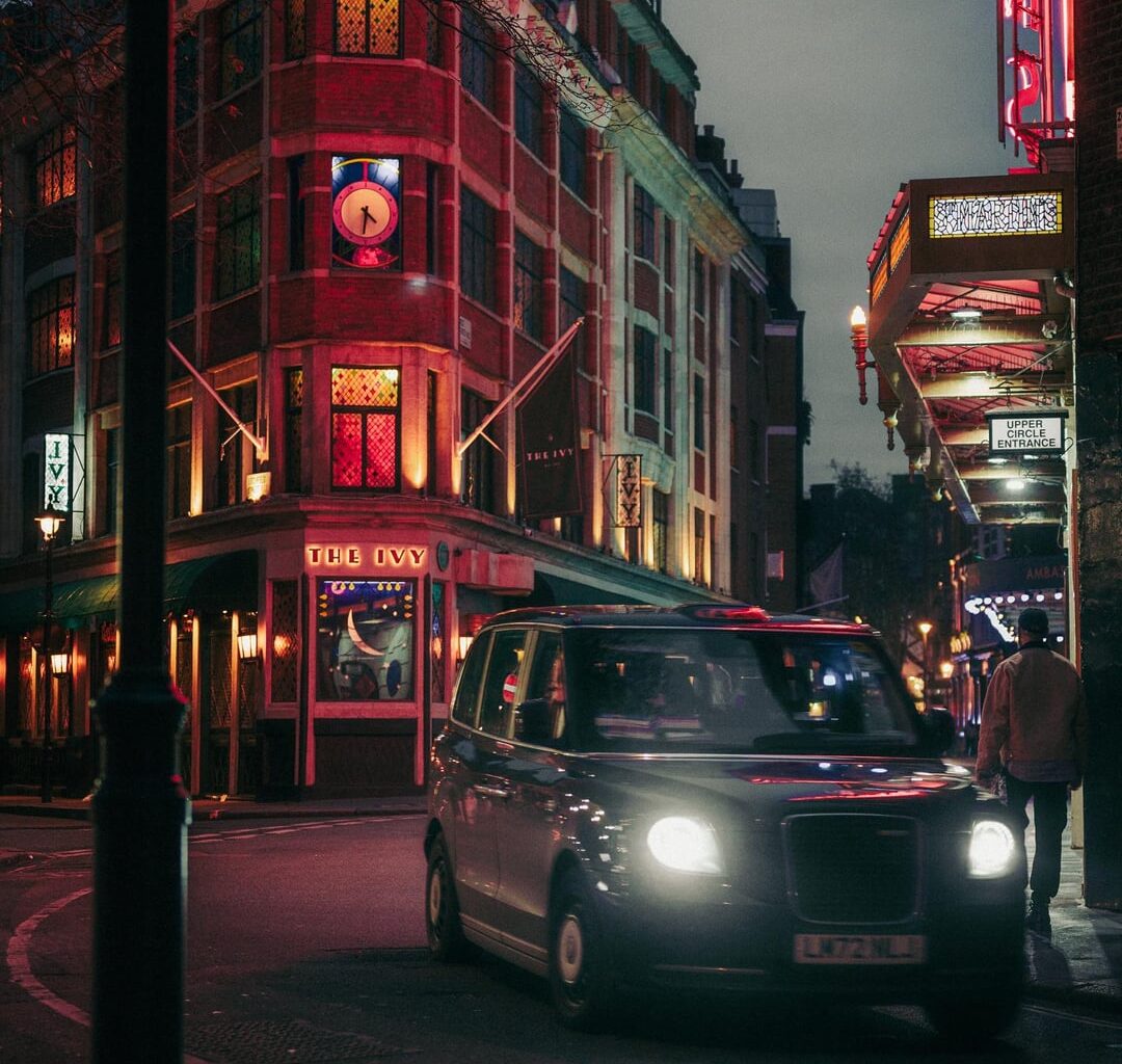 I take pictures of London. Here are some I took recently