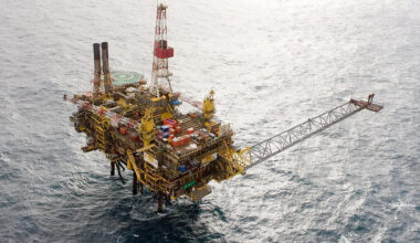 Shell presents gas & LNG as safe bets but keeps low carbon and renewable tools in play