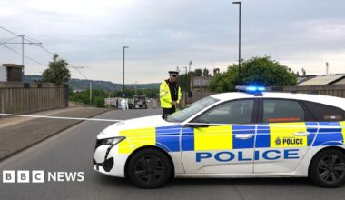 Police hunt 22 men after large-scale fight