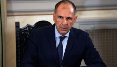 FM briefs party leaders on Cyprus issue resolution prospects 