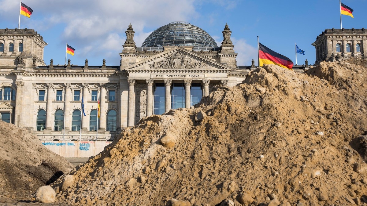 Eine Grundgesetz-Änderung für den NATO-Gipfel — der Freitag