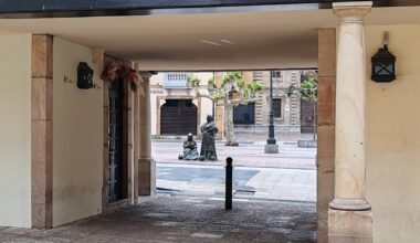 Peasant women waiting in the square. Oviedo,Spain.