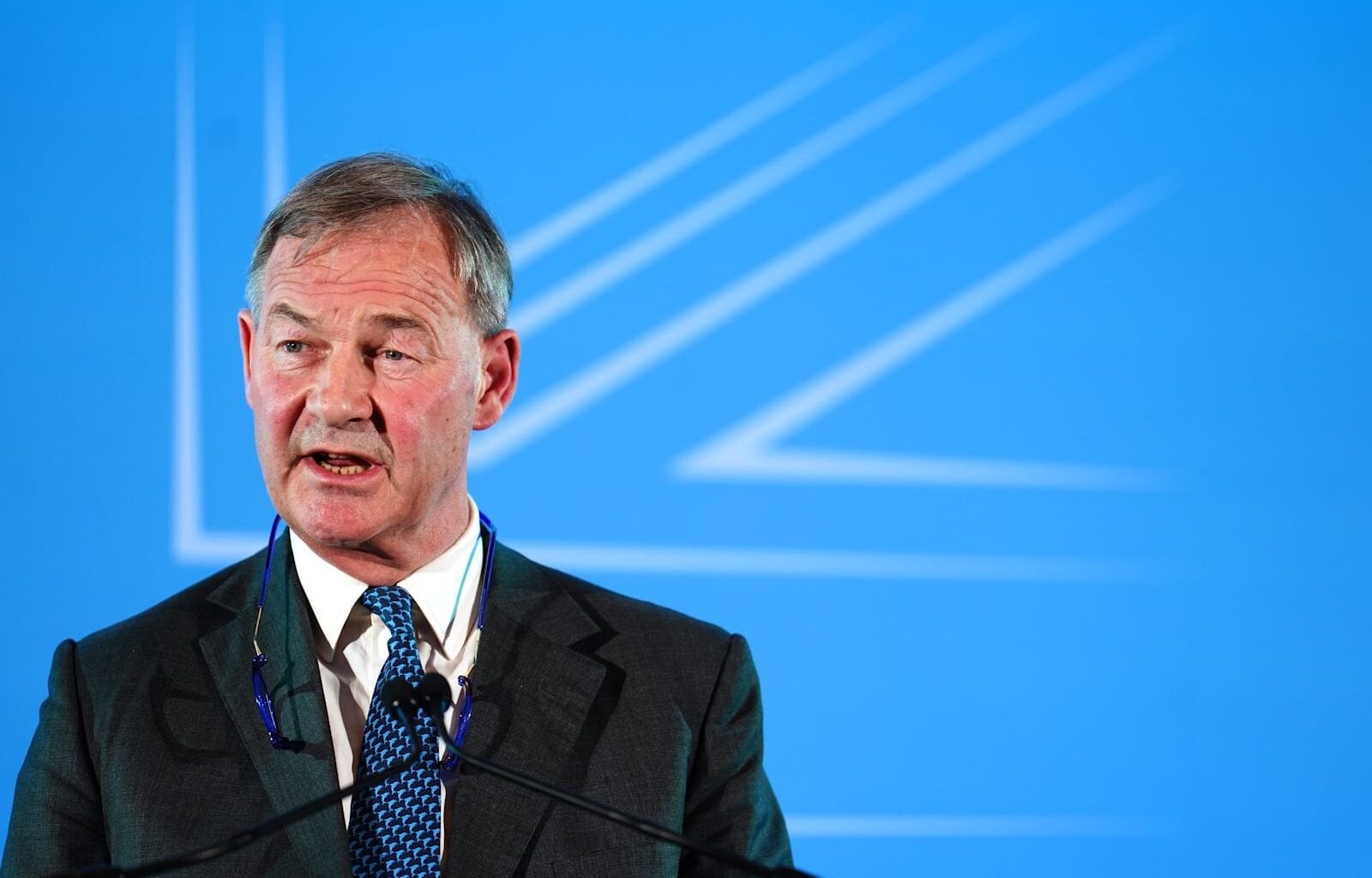 Great Yarmouth's Rupert Lowe asks Nigel Farage to ‘have dinner’ after Reform UK suspension