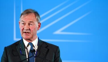 Great Yarmouth's Rupert Lowe asks Nigel Farage to ‘have dinner’ after Reform UK suspension