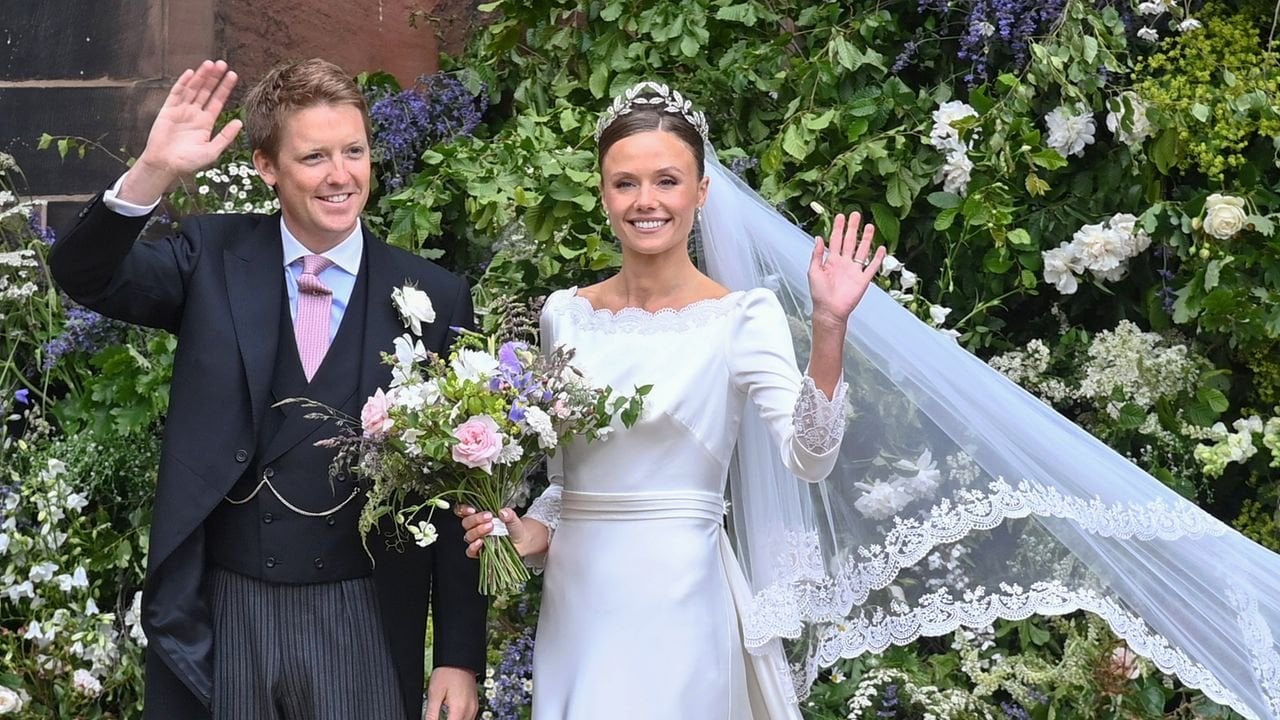 Hugh Grosvenor announces he and Olivia Henson are expecting their first baby