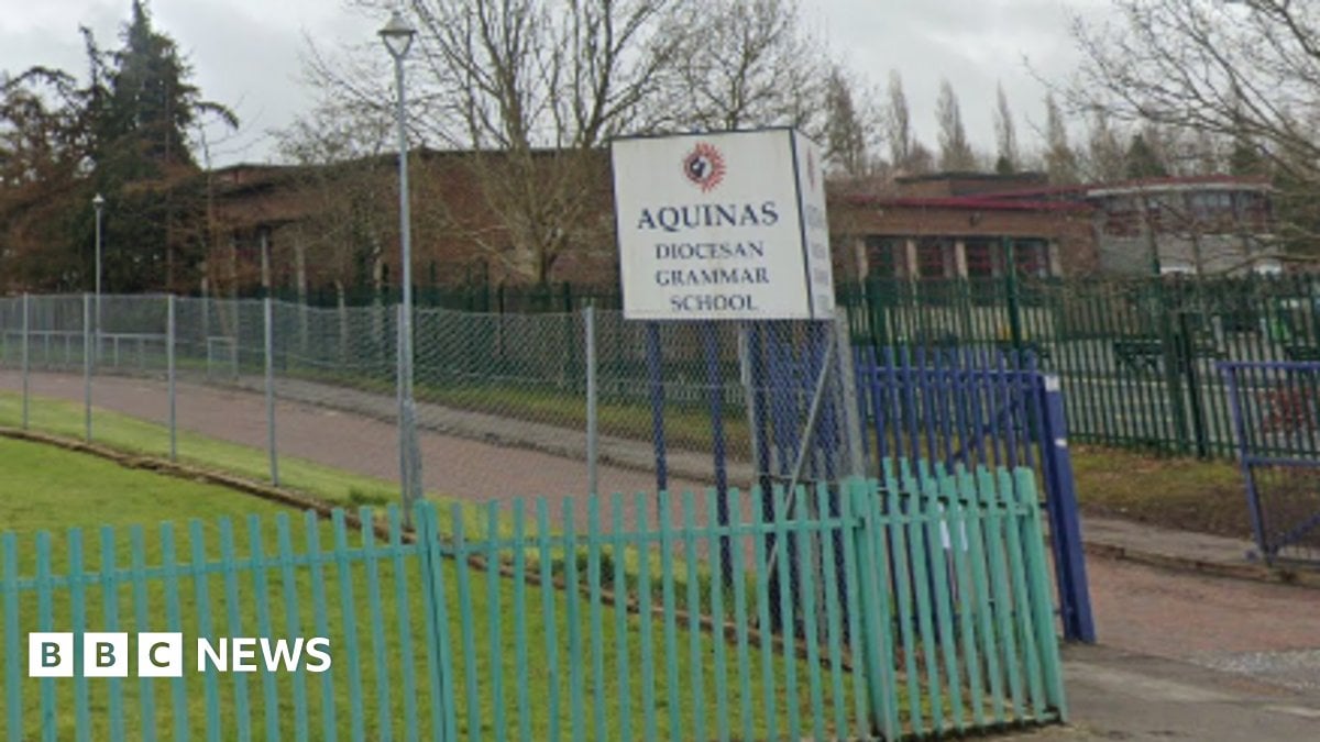 School warns students to be vigilant after park flasher reports