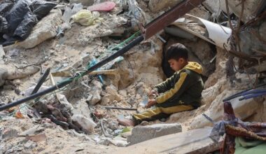 Gaza enters longest stretch without aid as Israel continues airstrikes