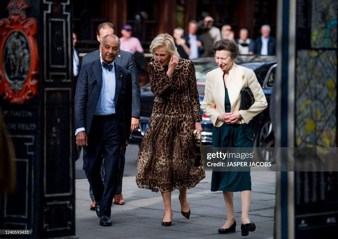 Two of the Best Female Spares Hanging Out