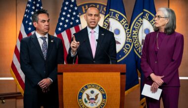 Democratic leaders amp up pressure on Senate colleagues to oppose GOP spending bill: ‘Stand with