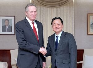 Alaska governor to discuss LNG project with Korea next week
