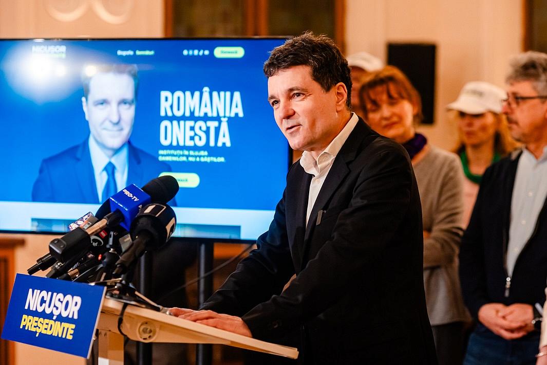 Poll shows Bucharest mayor Nicusor Dan winning presidential elections in Romania