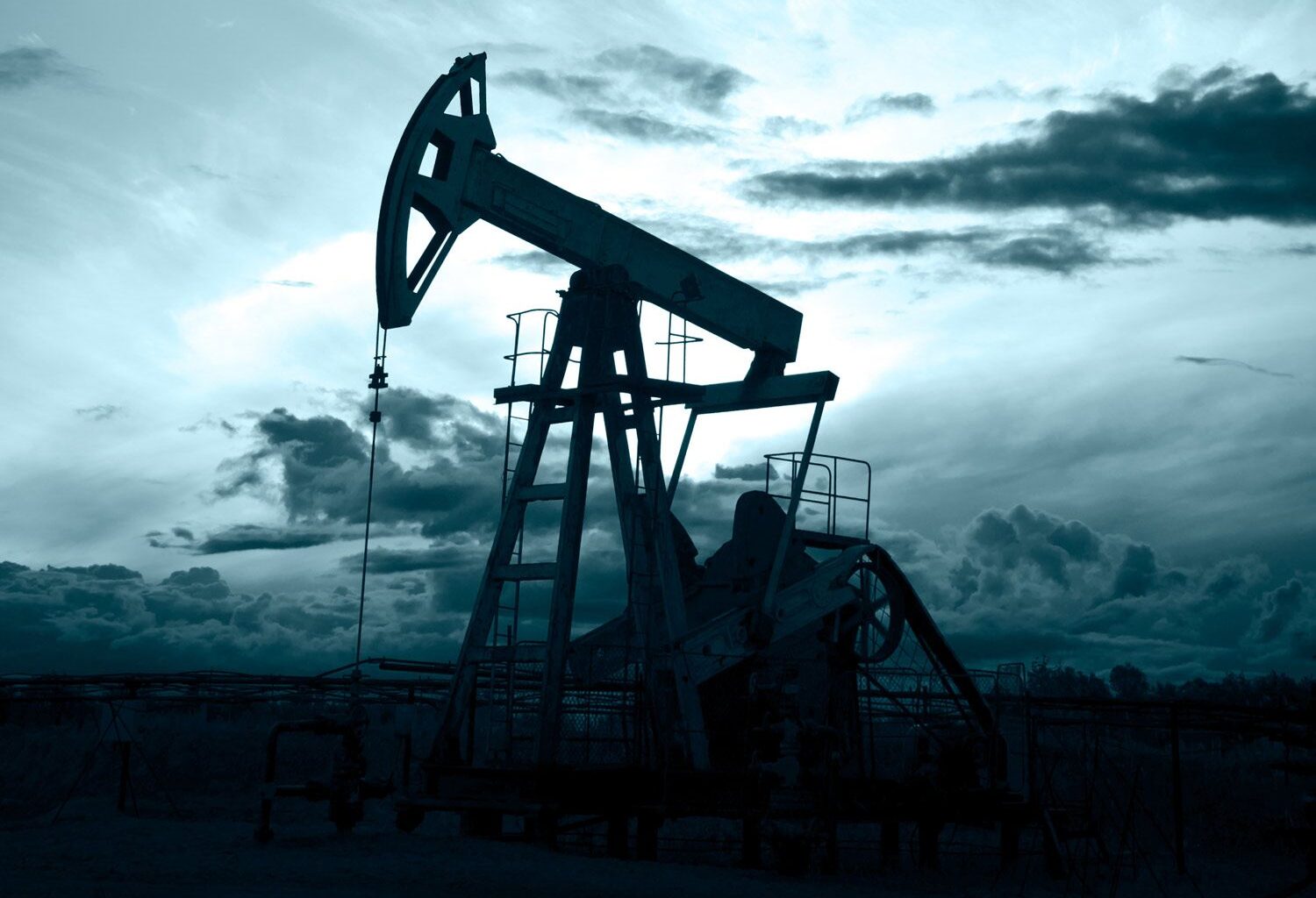 Azeri Light crude oil prices see decrease in international markets