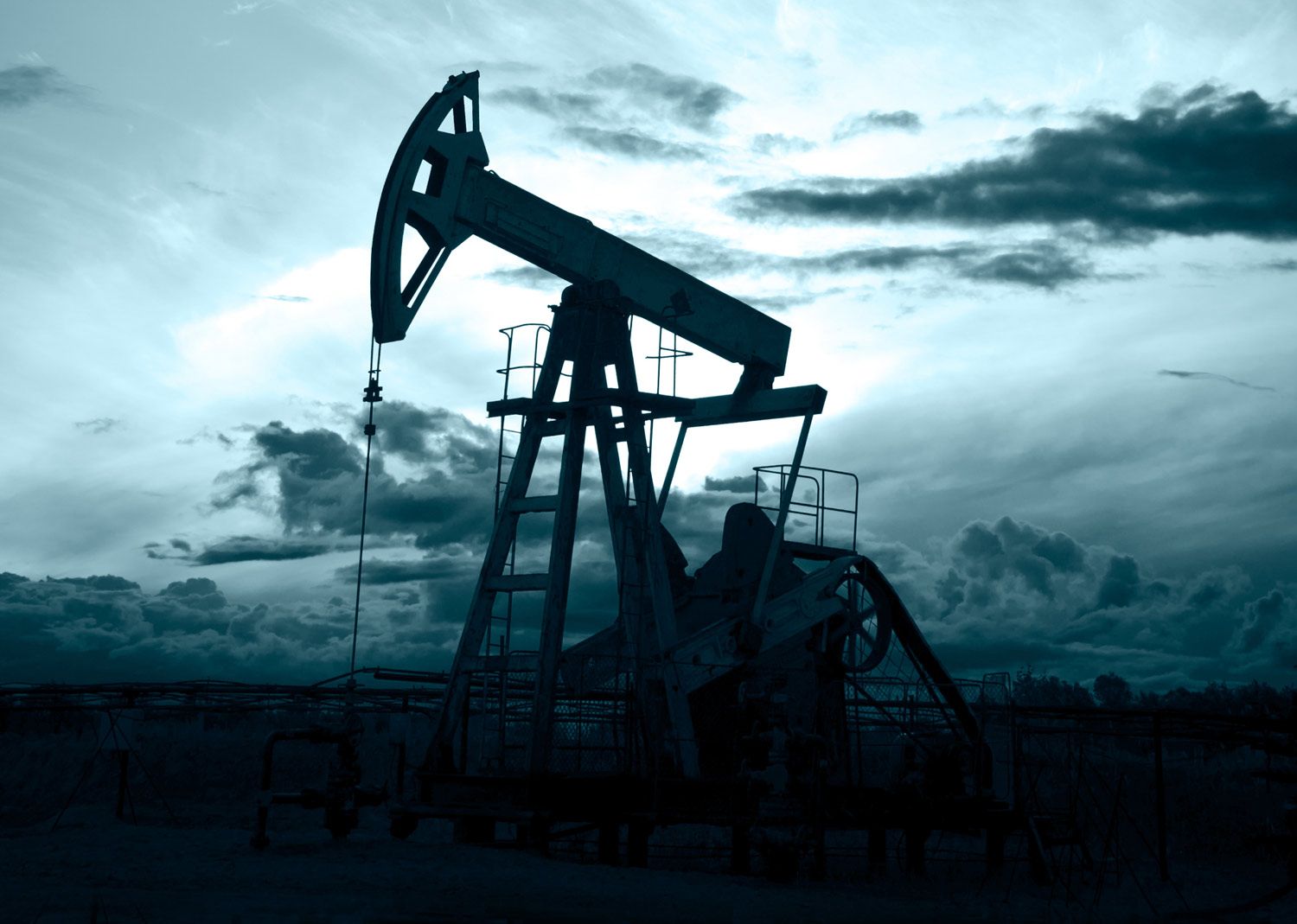 Brent and WTI crude prices rise, Natural Gas futures slip