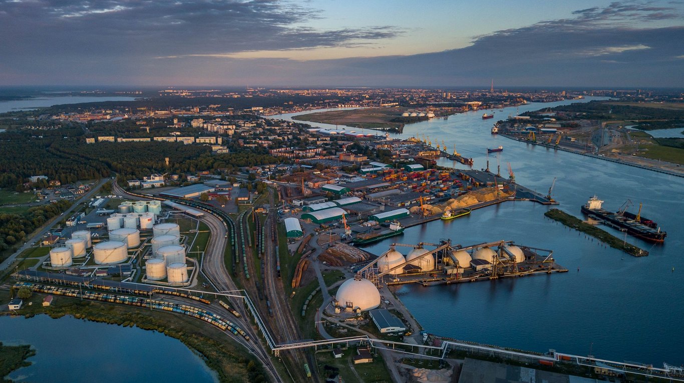 Rīga Freeport claims Baltics' first private 5G network / Article