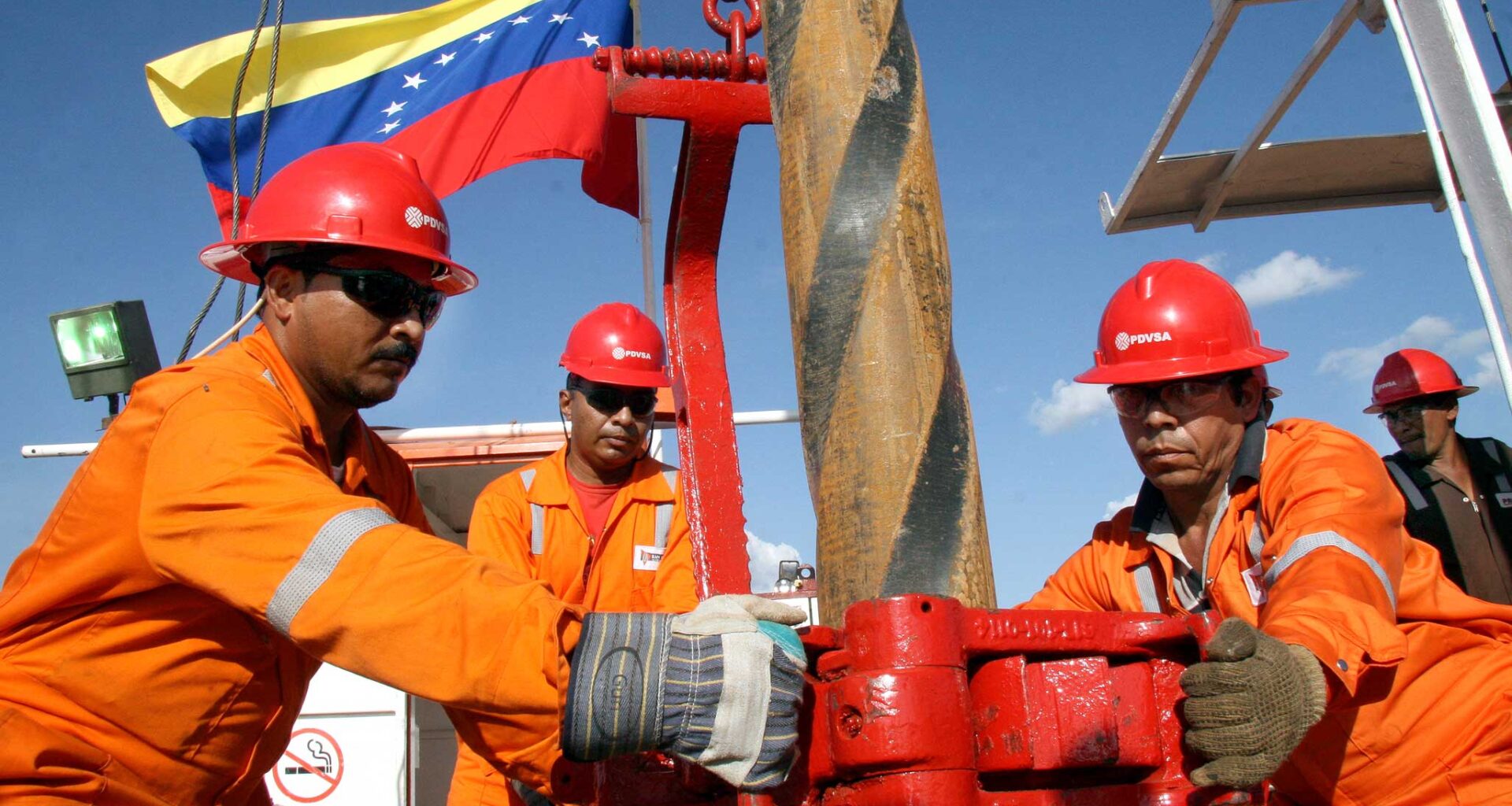 Venezuela’s Opposition Proposes Energy Reform to Open Pipelines, Refineries to Foreign Investment