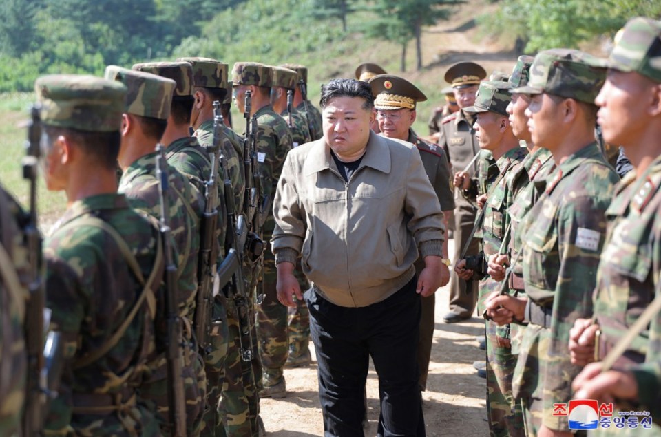 Kim Jong-un inspecting North Korean special forces troops.