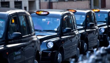 No black taxis in London within 20 years 'unless cabbies get financial help'