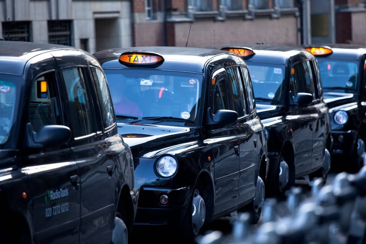 No black taxis in London within 20 years 'unless cabbies get financial help'