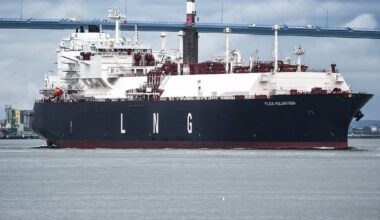 Government seeks loans to import LNG amid dollar crisis