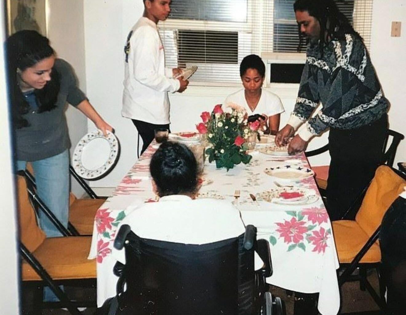Meghan Markle, her mother Doria, and grandmother Jeanette Ragland (with other relatives), get together to enjoy Thanksgiving in 1998. Two years after Jeanette’s stroke put her in a wheelchair.