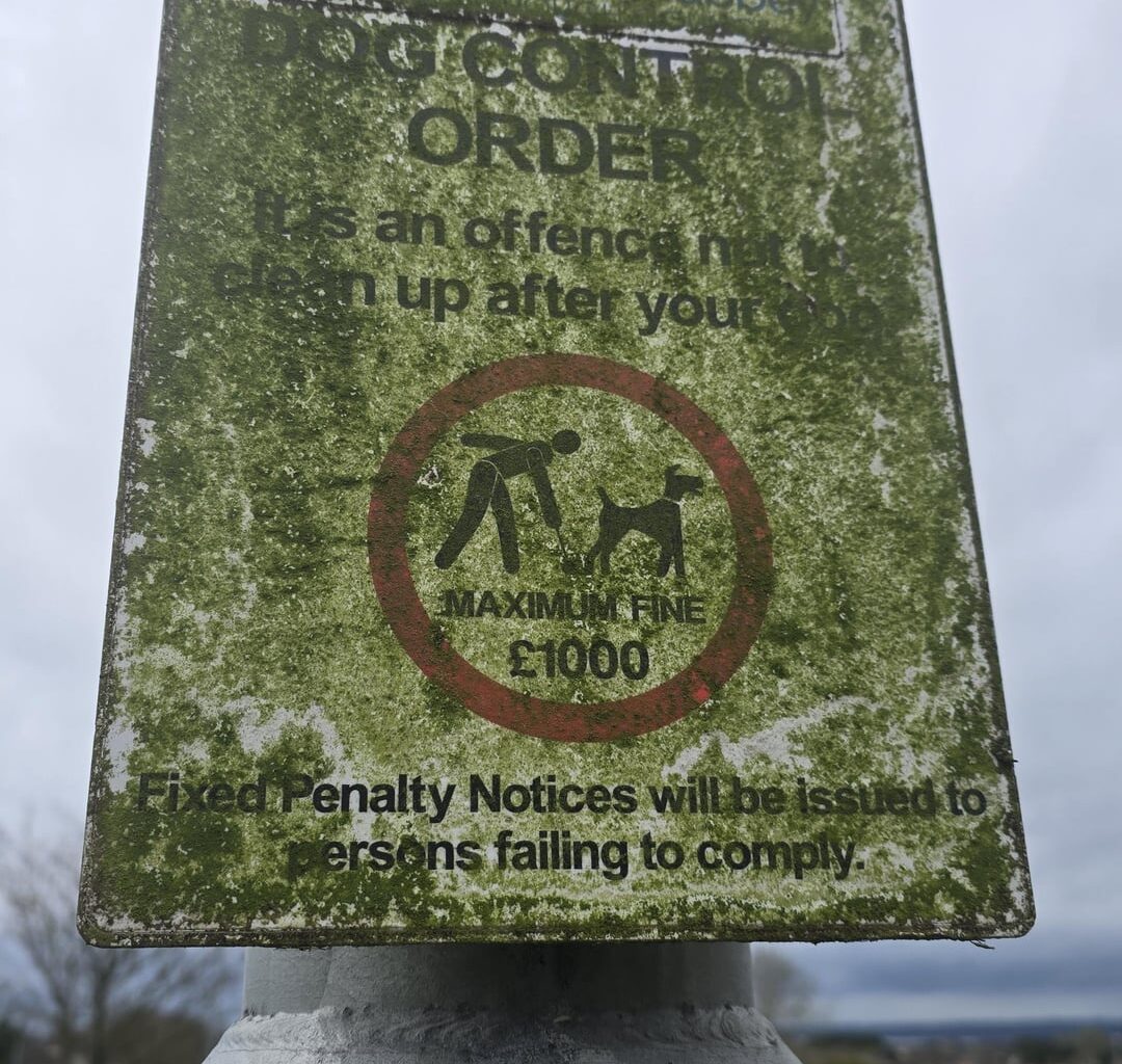 Some sign-cleaning in Antrim today, was going great until I miscalculated the wipe supply. I'll be back to complete the back of the last sign. It will annoy me otherwise.