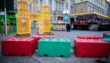 Lego verklagt Hersteller von Betonpollern - "Noch nie ein Kind mit 2.500-Kilo-Klotz beschenkt"
