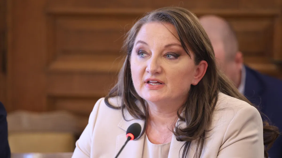 Сачева: Лоша практика е да позиционираме България като държава със слаби институции