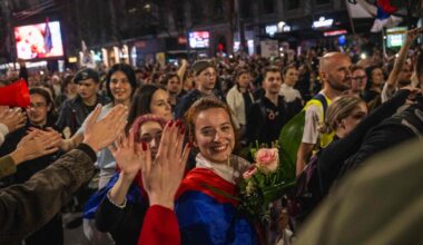 Großkundgebung in Belgrad: "Erhöht den Druck!"