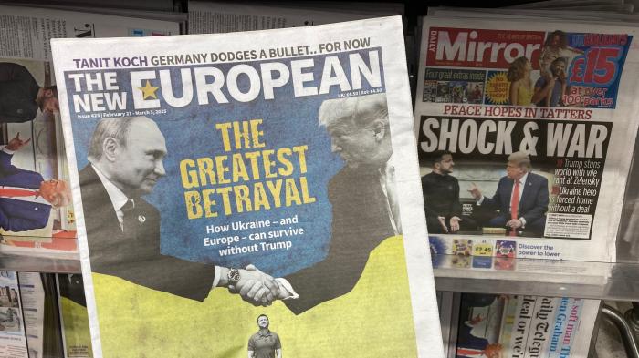 Eine Zeitung die zum Ukraine-Krieg titelt