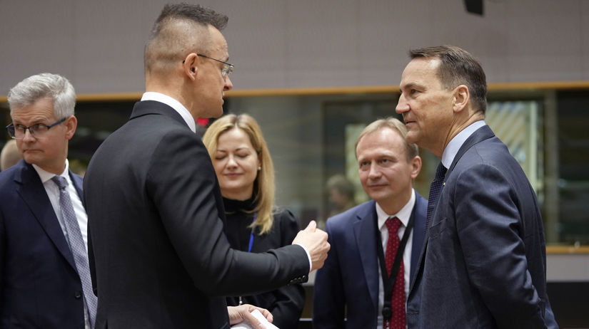 Szijjártó: Sikorski je jeden z najzvrátenejších provojnových politikov v Európe - Svet - Správy