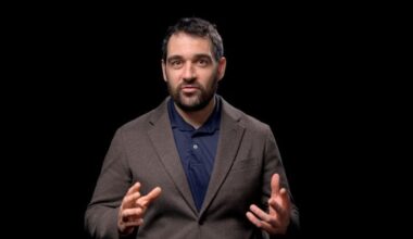 Trump administration officials who criticized Clinton’s emails now under scrutiny for leaked war plans